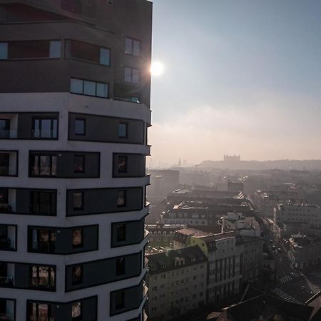 Appartamento Lam Pink - Jacuzzi - Ac - Ps4 Bratislava Esterno foto