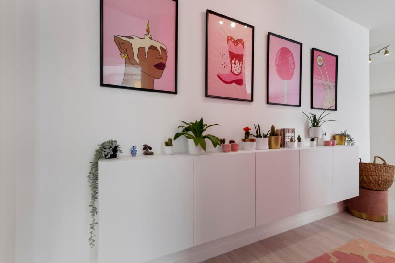 Appartamento Lam Pink - Jacuzzi - Ac - Ps4 Bratislava Esterno foto