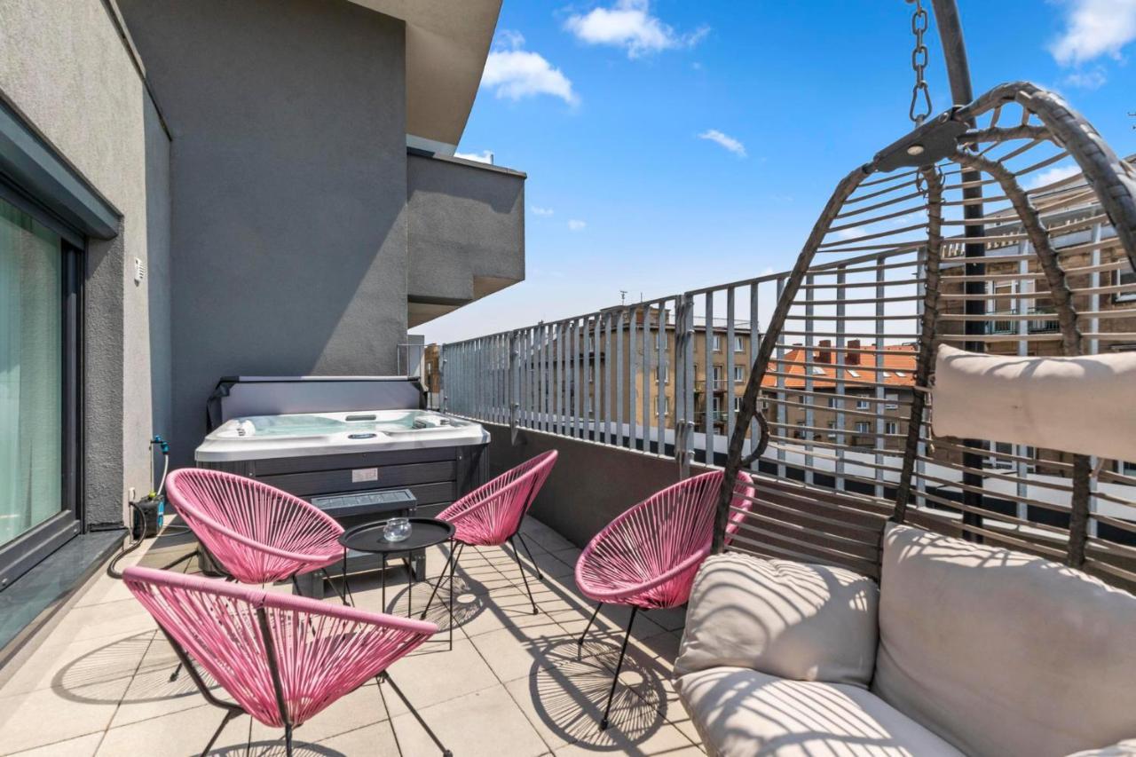 Appartamento Lam Pink - Jacuzzi - Ac - Ps4 Bratislava Esterno foto