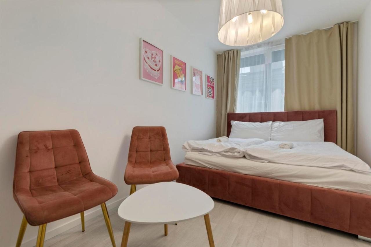 Appartamento Lam Pink - Jacuzzi - Ac - Ps4 Bratislava Esterno foto