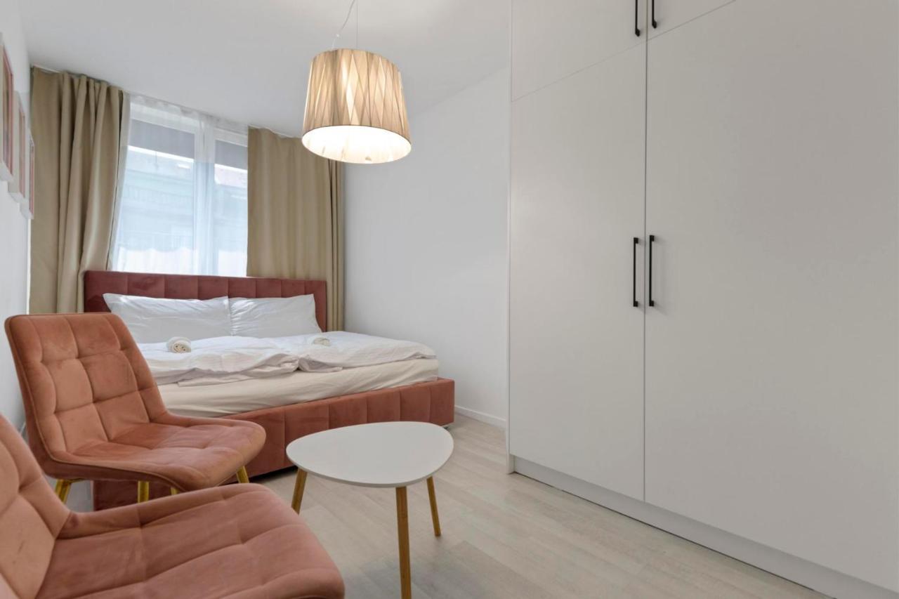 Appartamento Lam Pink - Jacuzzi - Ac - Ps4 Bratislava Esterno foto