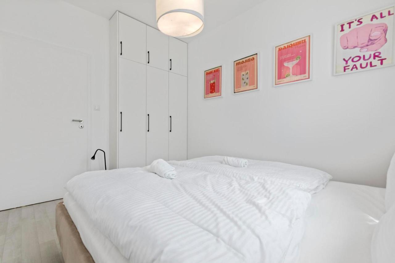 Appartamento Lam Pink - Jacuzzi - Ac - Ps4 Bratislava Esterno foto