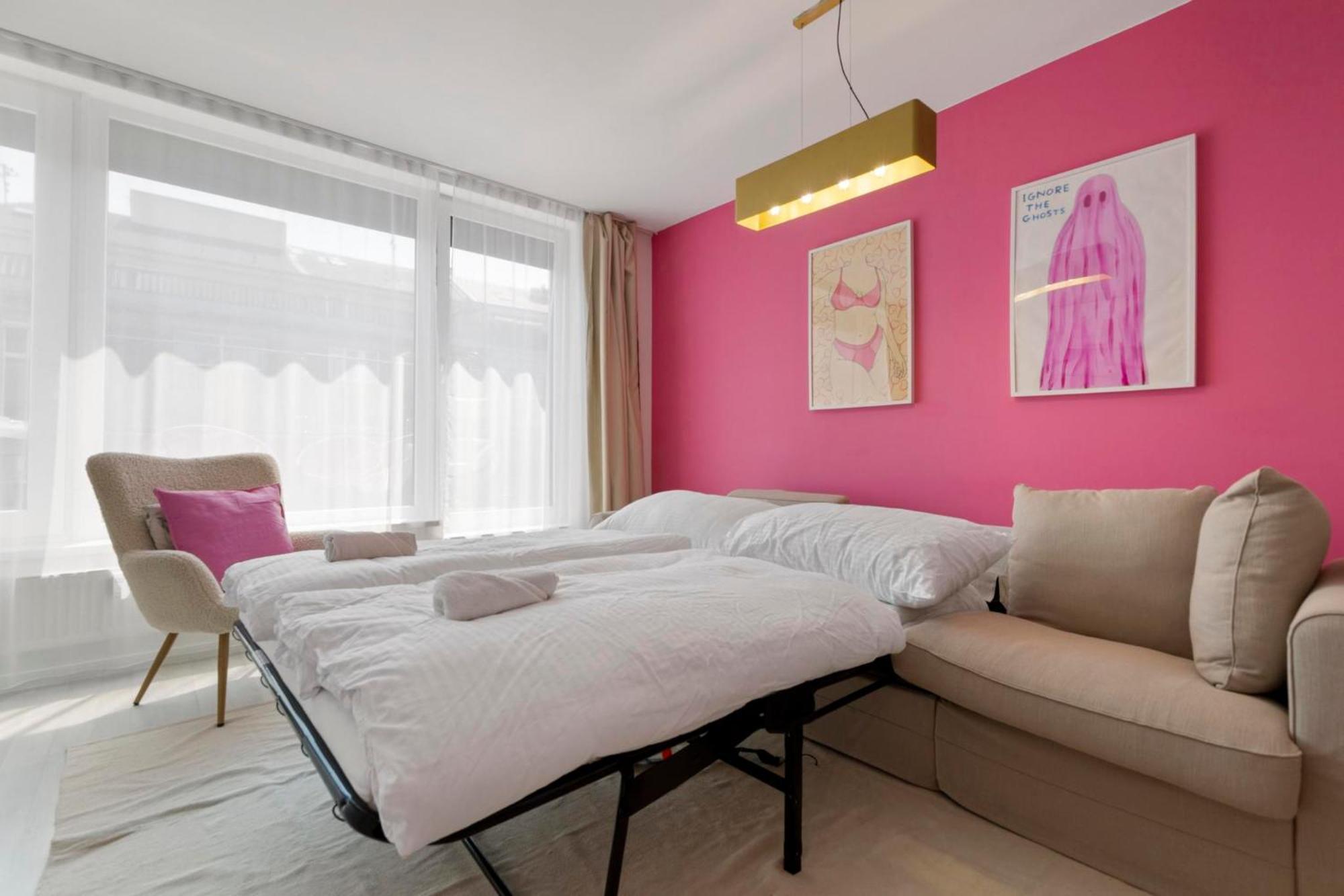 Appartamento Lam Pink - Jacuzzi - Ac - Ps4 Bratislava Esterno foto
