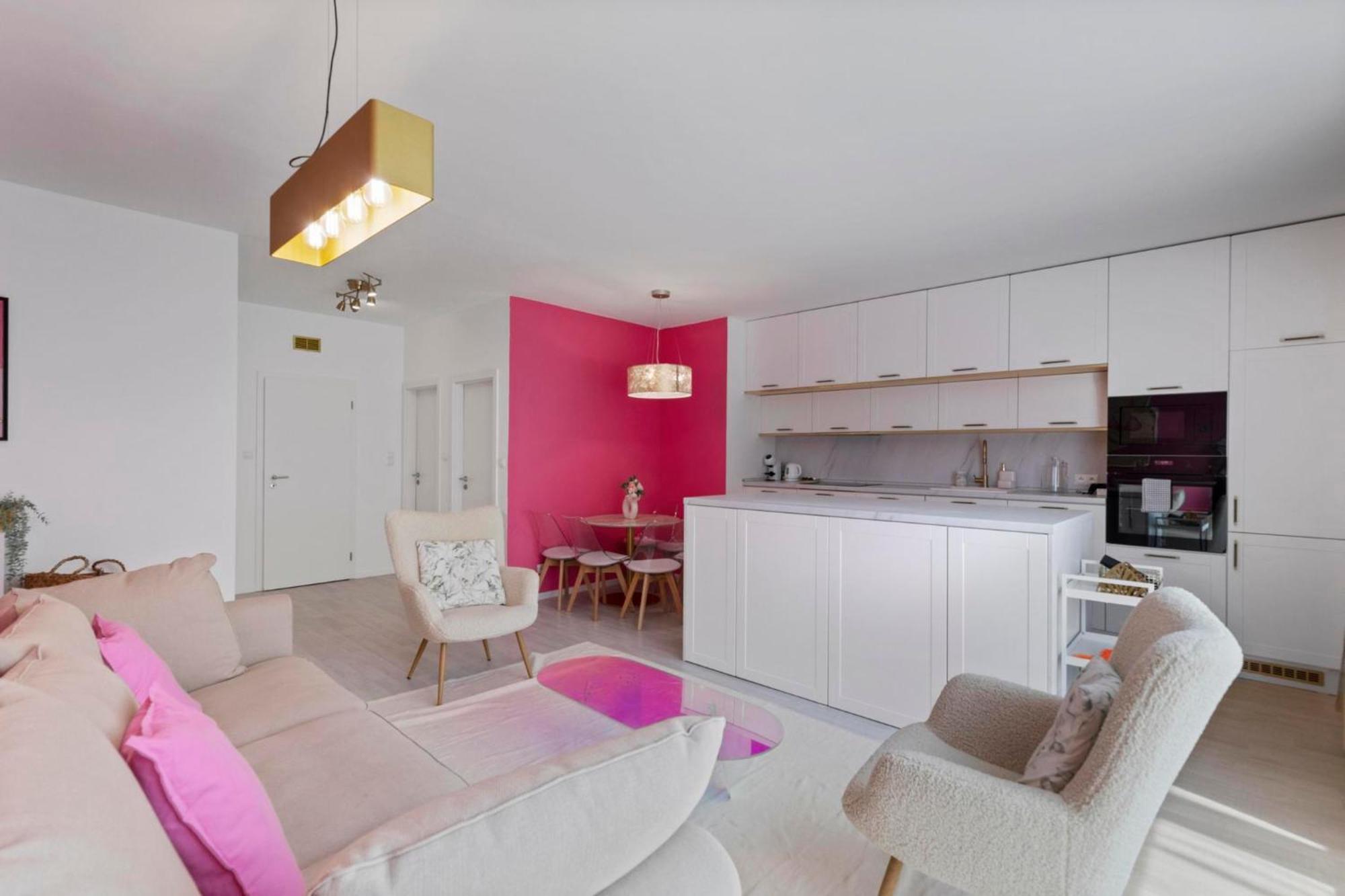 Appartamento Lam Pink - Jacuzzi - Ac - Ps4 Bratislava Esterno foto