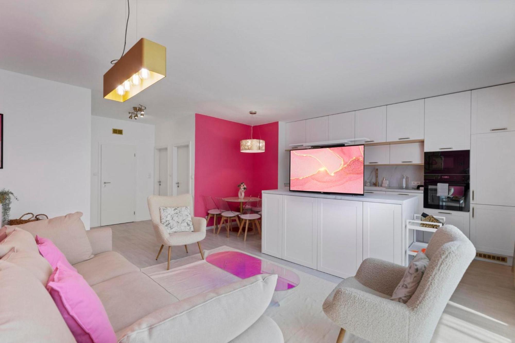Appartamento Lam Pink - Jacuzzi - Ac - Ps4 Bratislava Esterno foto